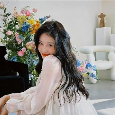 龙纹身的女孩